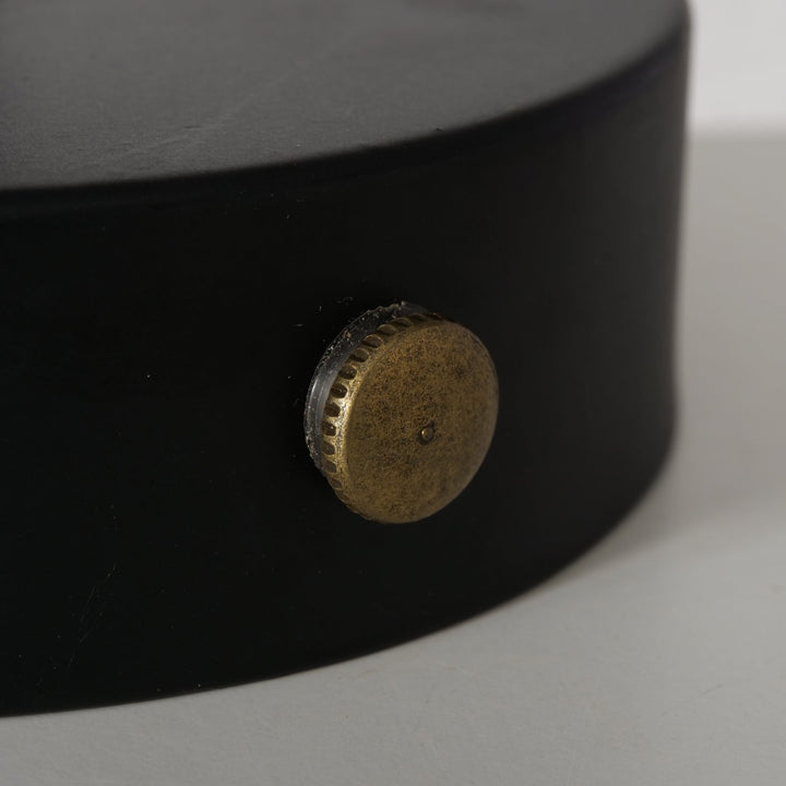Lámpara de mesa negra