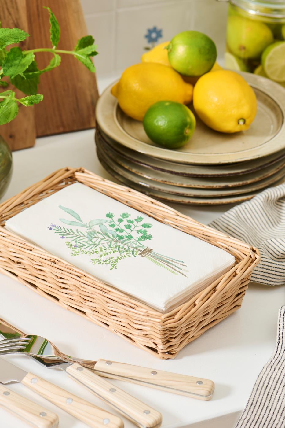 Servilleta con ramo de hierbas