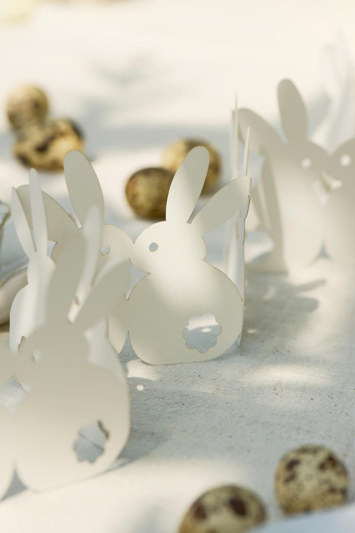 Conejos de papel decorativos